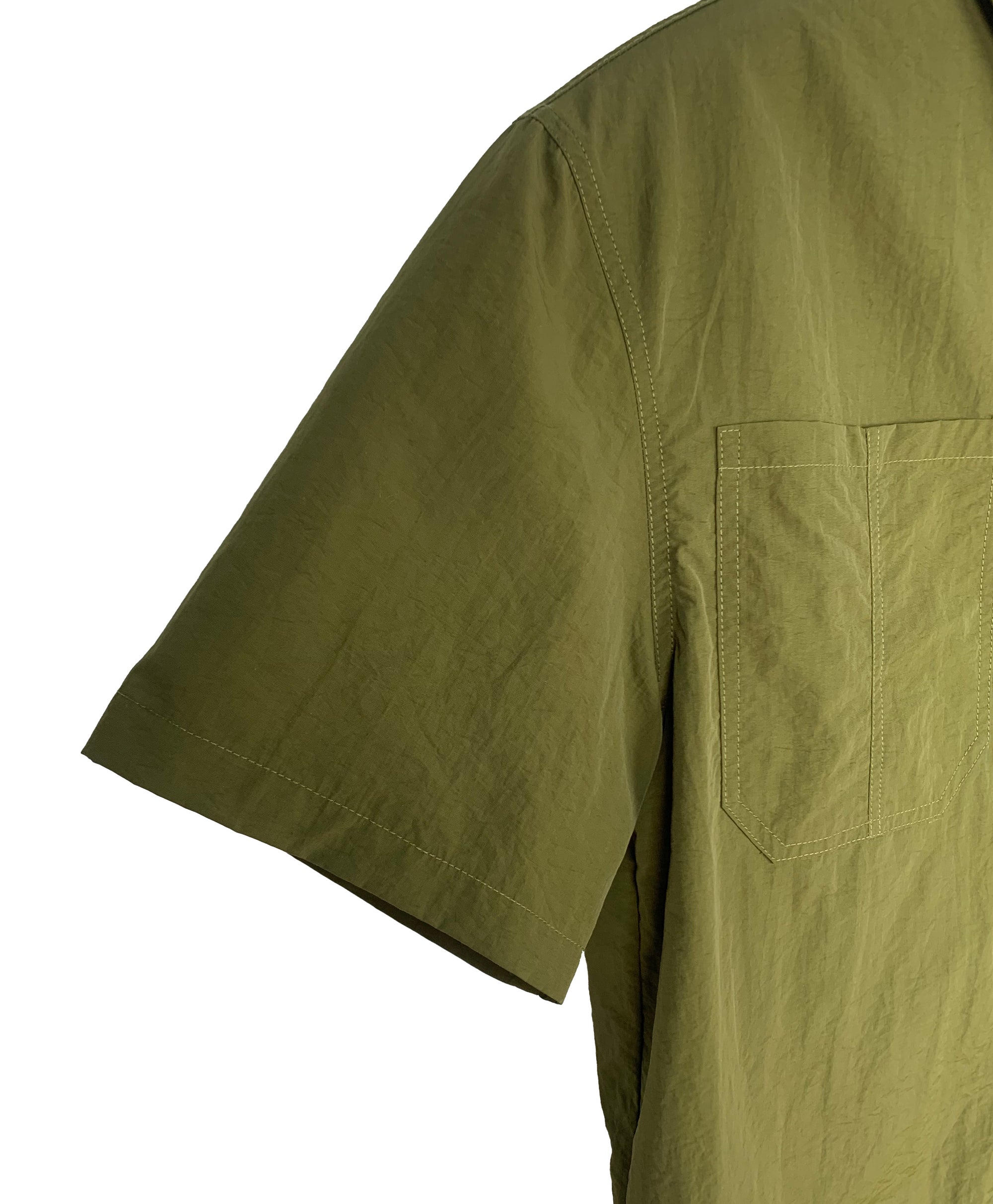 Men's Relaxed Fit 100% Nylon Short Sleeve Shirt - Button-Down Collared Casual Top with Utility Pockets