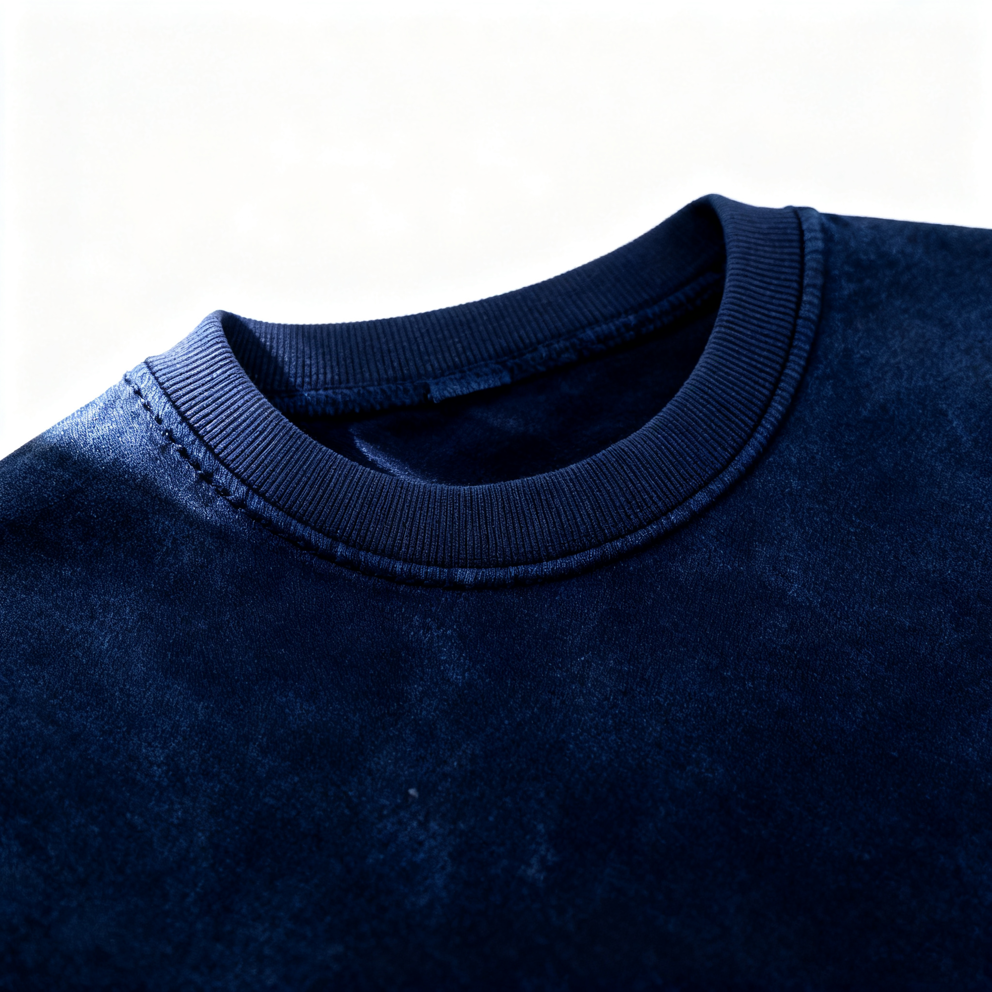 Vintage Washed Navy Oversized T-Shirt: Retro Aesthetic & Laid-Back Streetwear Vibes